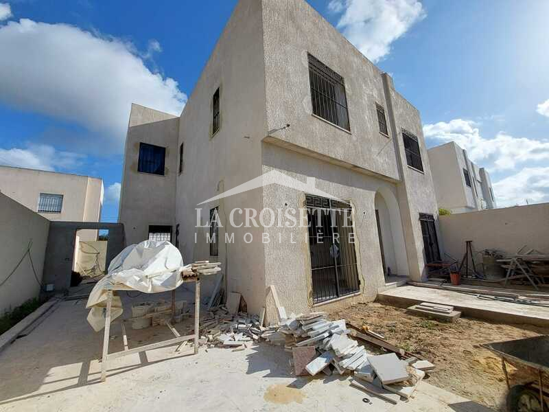 Villa S+4 en cours de construction à La Soukra